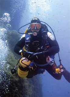 Andre Topliss diving in Malta