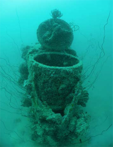 The lid of the Sanko Maru