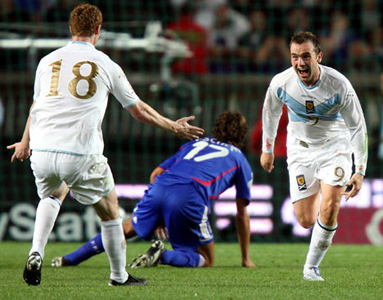 Jamesbert McFadden grieveth the Gauls.